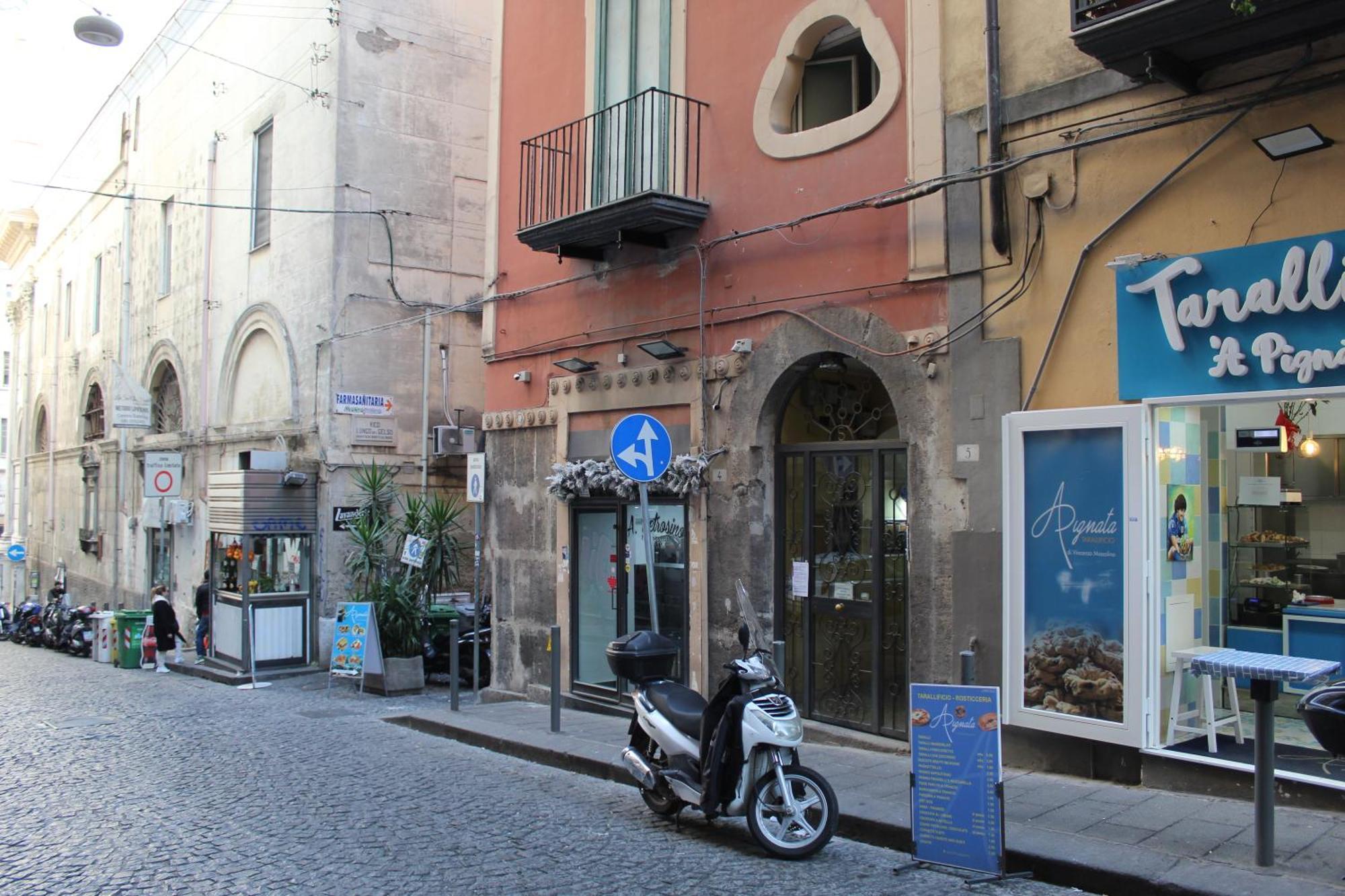 Blackwoody Contemporary Rooms - Napoli Centro Storico Via Toledo Kültér fotó