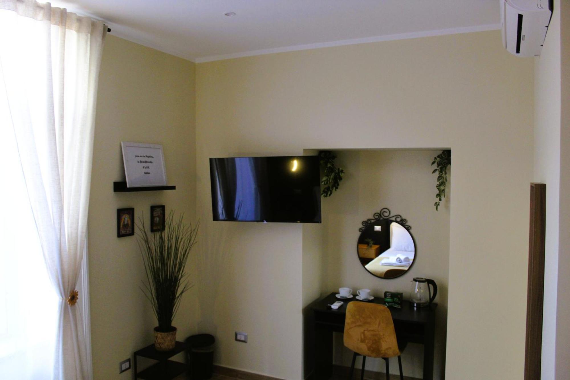 Blackwoody Contemporary Rooms - Napoli Centro Storico Via Toledo Kültér fotó