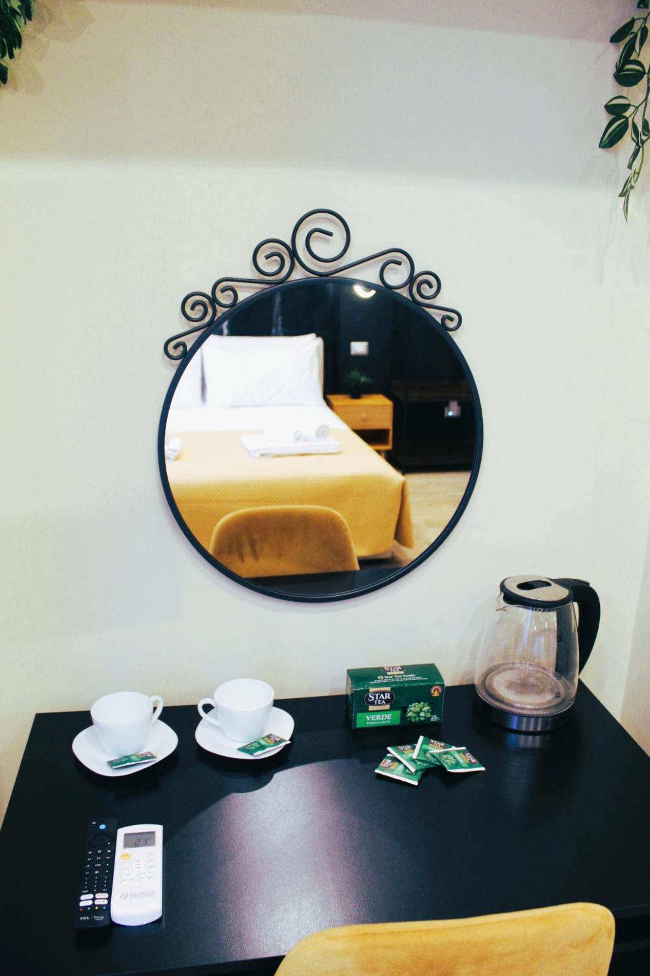 Blackwoody Contemporary Rooms - Napoli Centro Storico Via Toledo Kültér fotó