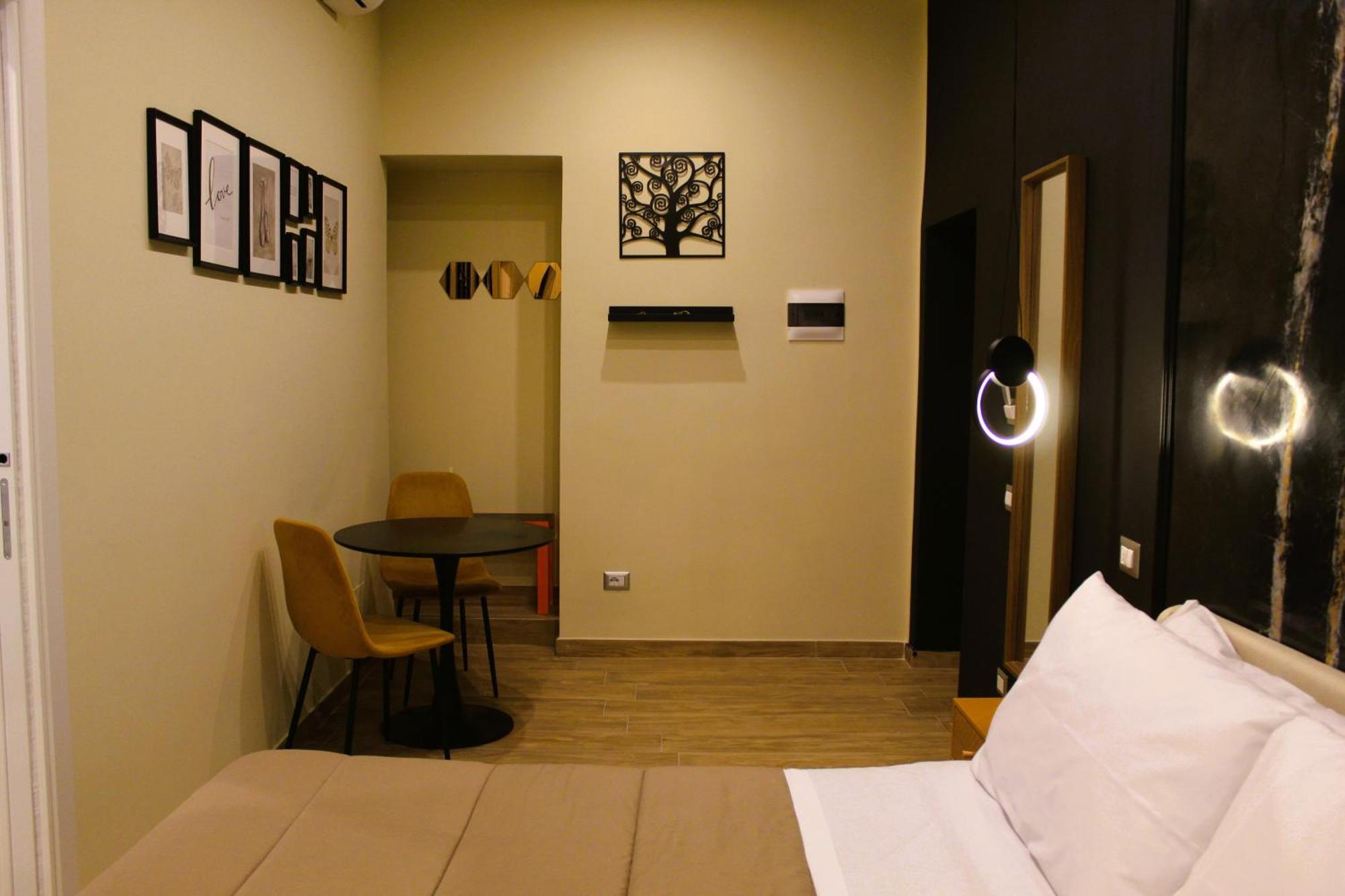 Blackwoody Contemporary Rooms - Napoli Centro Storico Via Toledo Kültér fotó